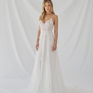 Alexandra Grecco Lumia Wedding Gown Size 8 Sample